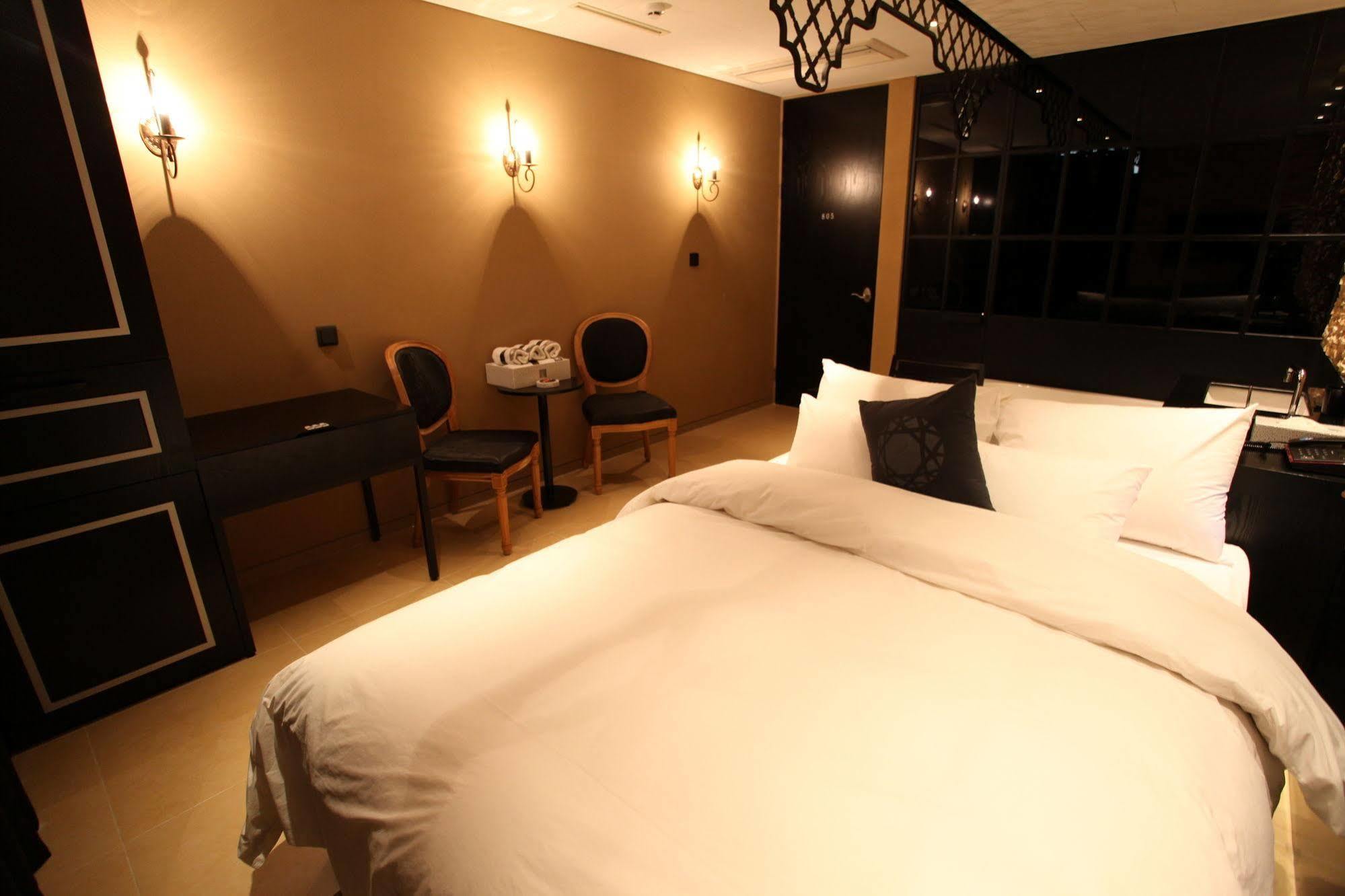 โรงแรมจองโน คุลลิแนน โซล ภายนอก รูปภาพ