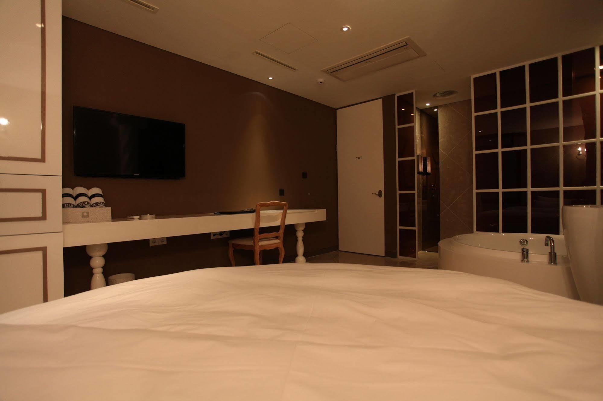 โรงแรมจองโน คุลลิแนน โซล ภายนอก รูปภาพ